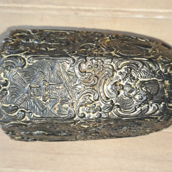 Vintage Old Dutch-Style Embossed Pewter Vase with Windmill & Figurine Motif - Picture 2 of 11